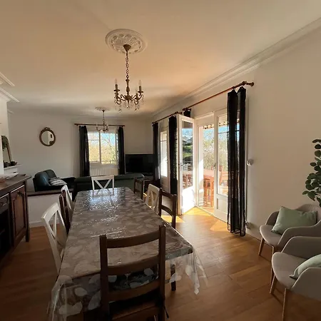 T3 Centre-ville Avec Jardin Et Climatisation - Fr-1-541-132 *